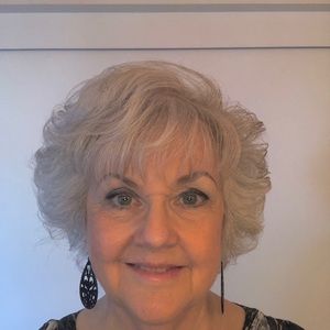 Meet your Posher, Suzanne